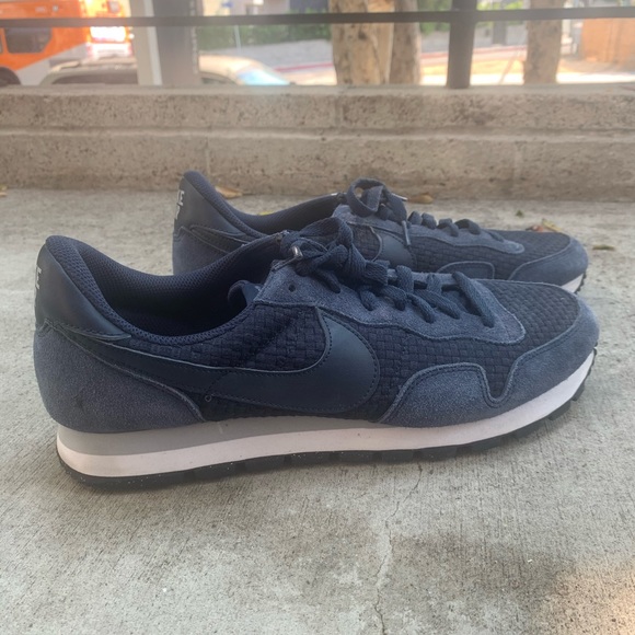 mens nike venture runner